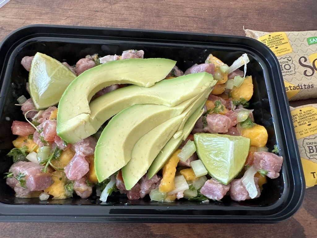 Ceviche de atún con mango